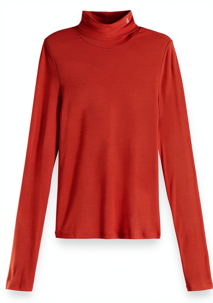 T-shirt Mamiye Brothers donna indossata in contesto casual