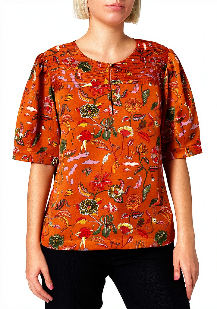 'Maglietta Scotch & Soda con stampa pintucked indossata in un contesto casual'