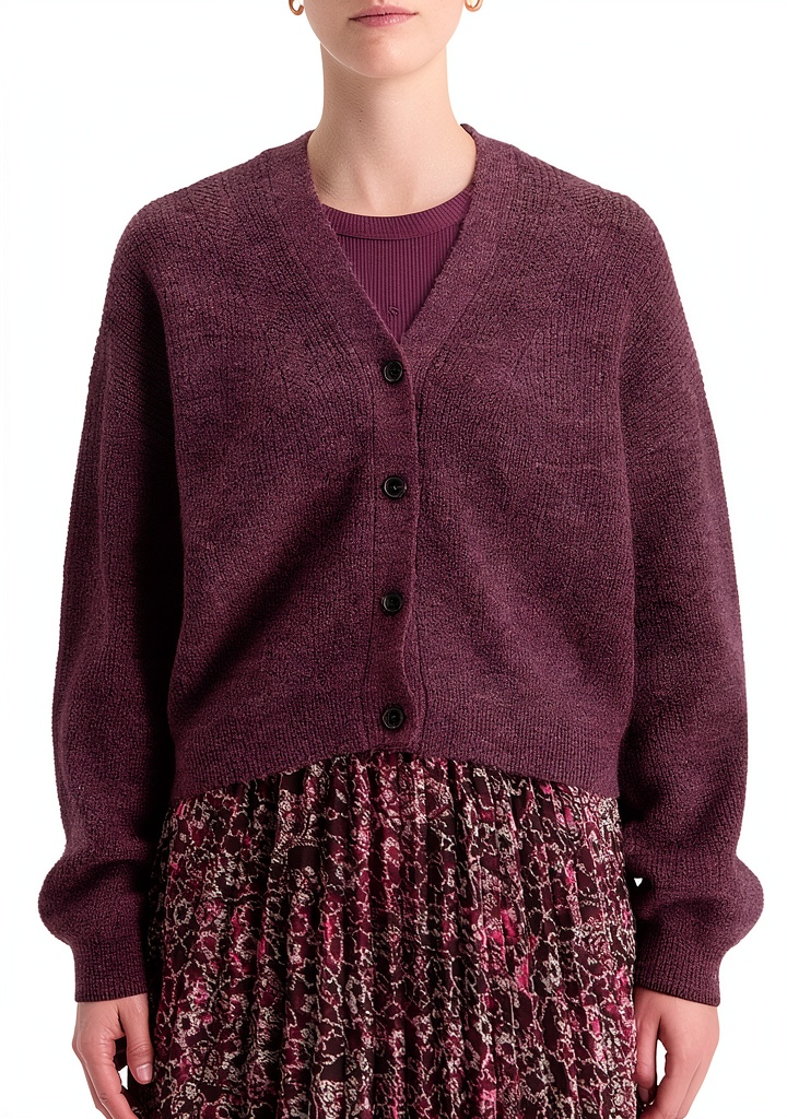 Cardigan Scotch Soda Fuzzy Relaxed indossato in un ambiente casual
